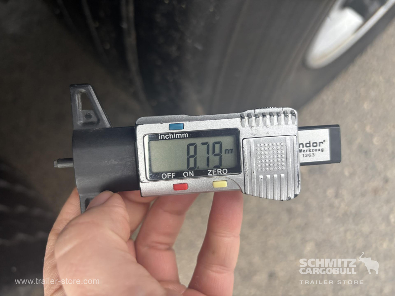 SCHMITZ Curtainsider Standard - סמיטריילר עם וילונות צד: תמונה 4 SCHMITZ Curtainsider Standard - סמיטריילר עם וילונות צד: תמונה 4