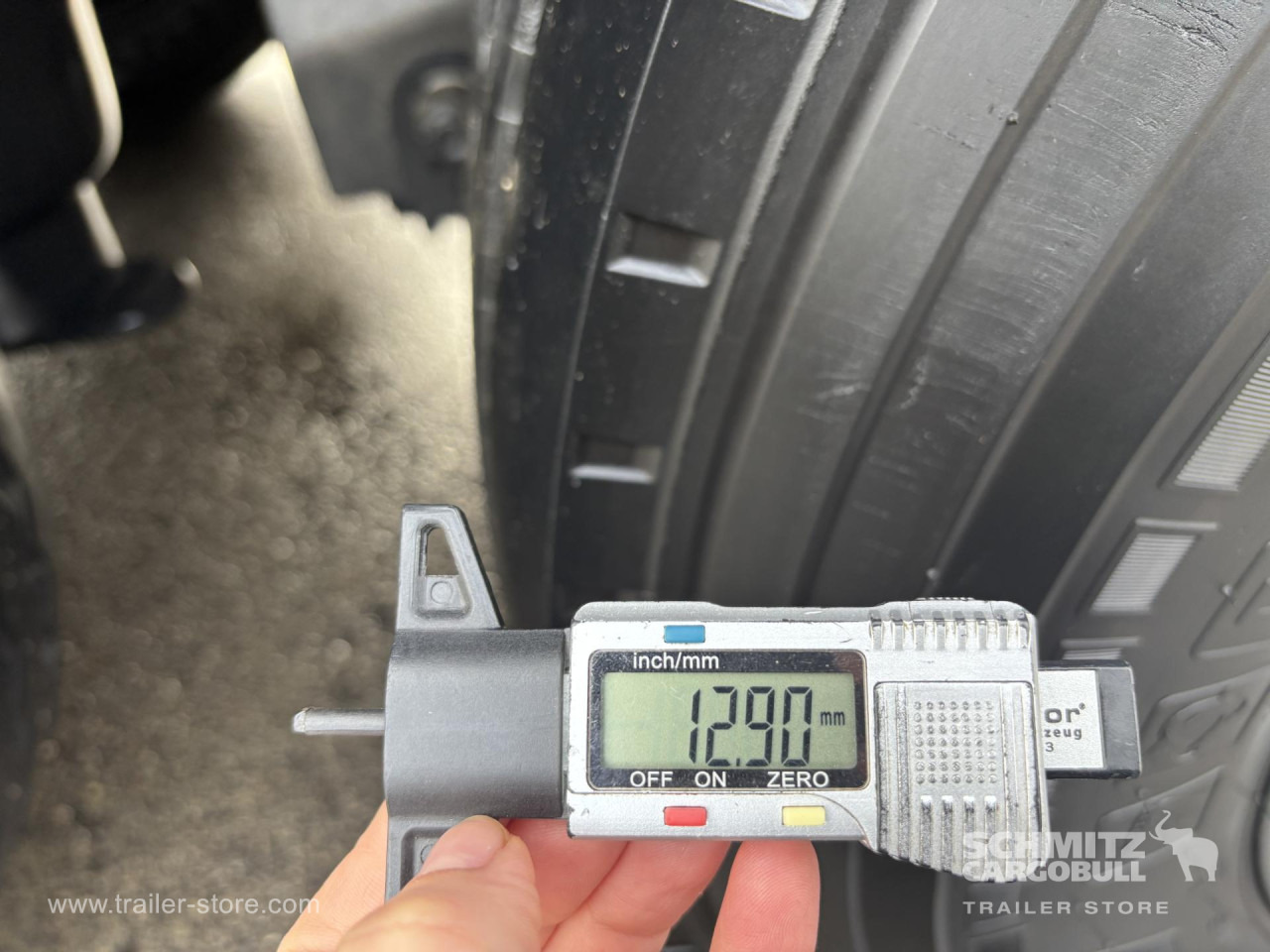 SCHMITZ Curtainsider Standard - סמיטריילר עם וילונות צד: תמונה 3 SCHMITZ Curtainsider Standard - סמיטריילר עם וילונות צד: תמונה 3