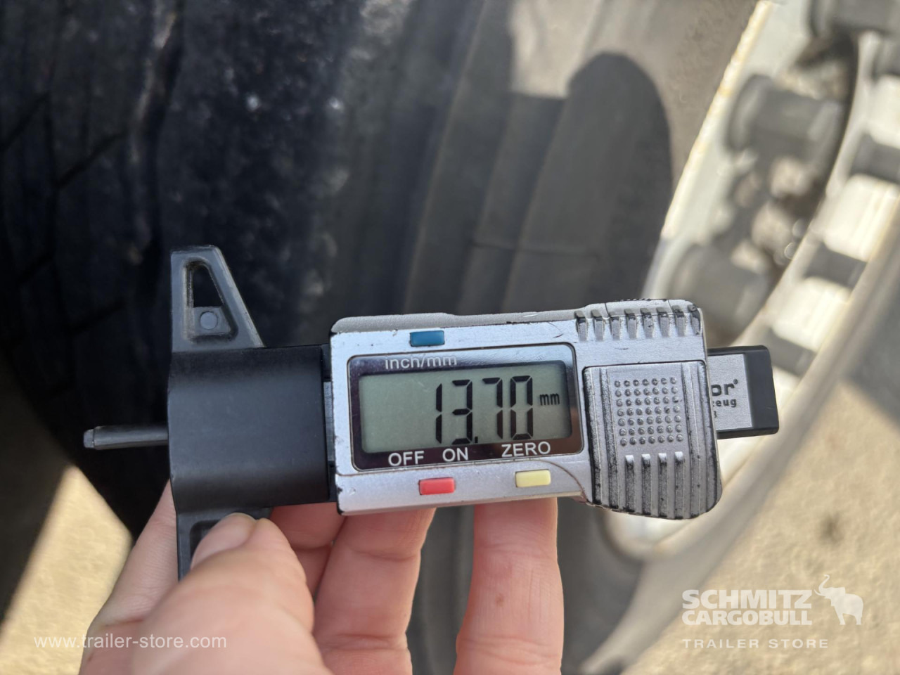 SCHMITZ Curtainsider Standard - סמיטריילר עם וילונות צד: תמונה 5 SCHMITZ Curtainsider Standard - סמיטריילר עם וילונות צד: תמונה 5