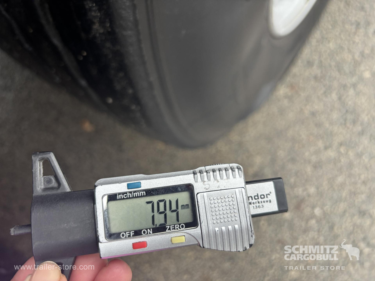 SCHMITZ Curtainsider Standard - סמיטריילר עם וילונות צד: תמונה 4 SCHMITZ Curtainsider Standard - סמיטריילר עם וילונות צד: תמונה 4