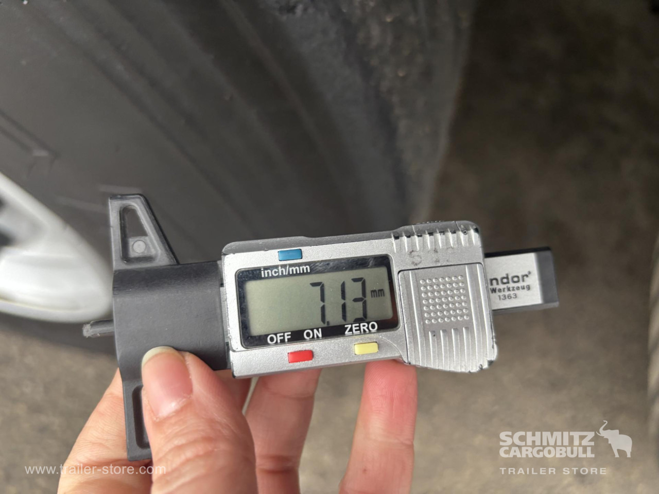 SCHMITZ Curtainsider Standard - סמיטריילר עם וילונות צד: תמונה 2 SCHMITZ Curtainsider Standard - סמיטריילר עם וילונות צד: תמונה 2