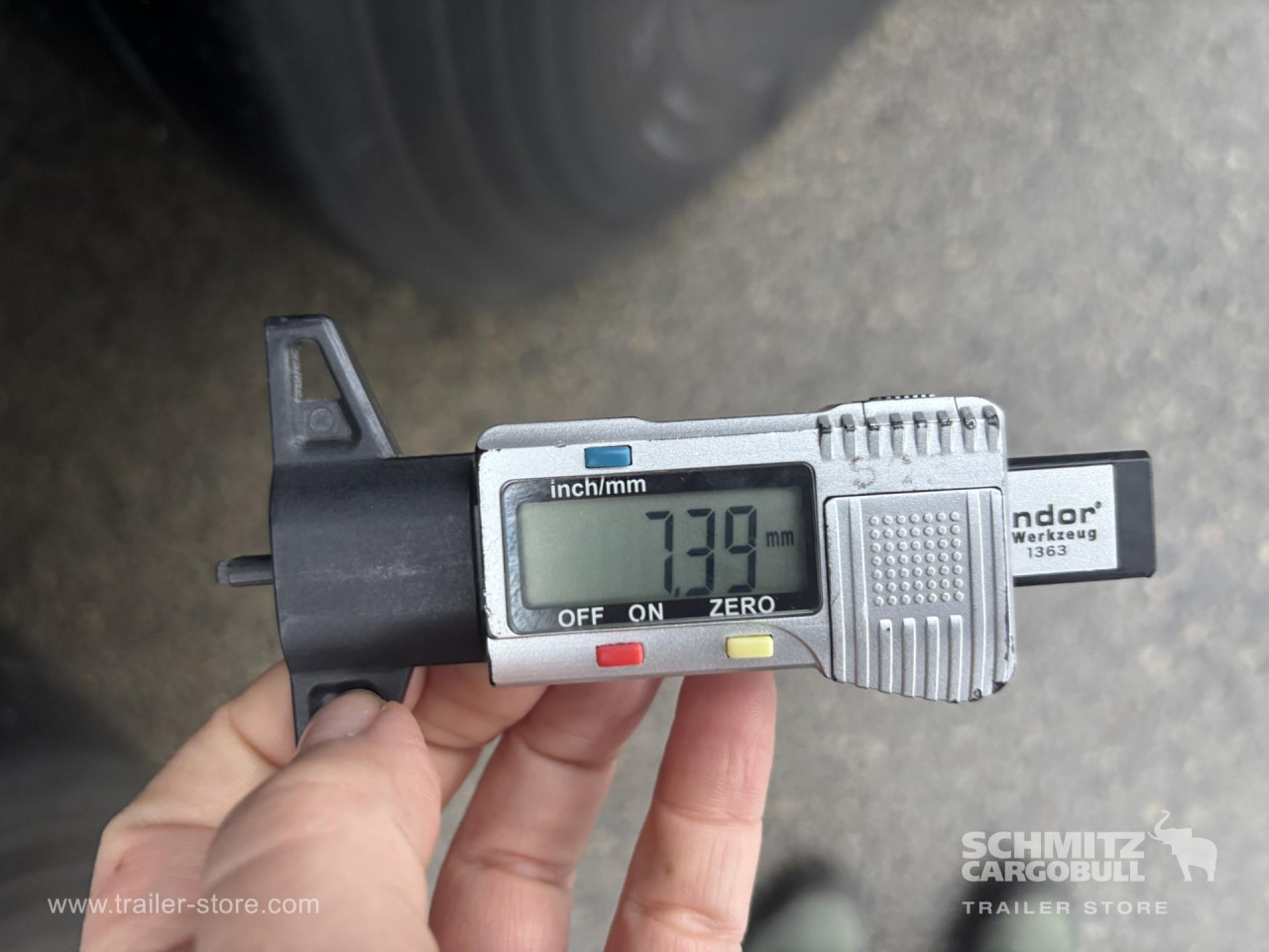 SCHMITZ Curtainsider Standard - סמיטריילר עם וילונות צד: תמונה 3 SCHMITZ Curtainsider Standard - סמיטריילר עם וילונות צד: תמונה 3