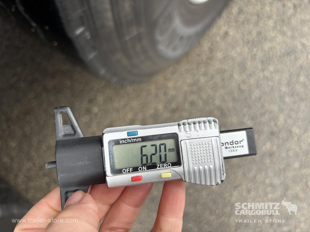 SCHMITZ Curtainsider Standard - סמיטריילר עם וילונות צד: תמונה 3 SCHMITZ Curtainsider Standard - סמיטריילר עם וילונות צד: תמונה 3