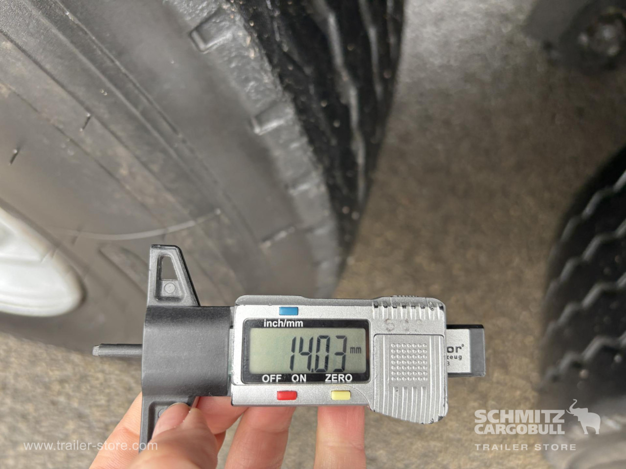 SCHMITZ Curtainsider Standard - סמיטריילר עם וילונות צד: תמונה 2 SCHMITZ Curtainsider Standard - סמיטריילר עם וילונות צד: תמונה 2