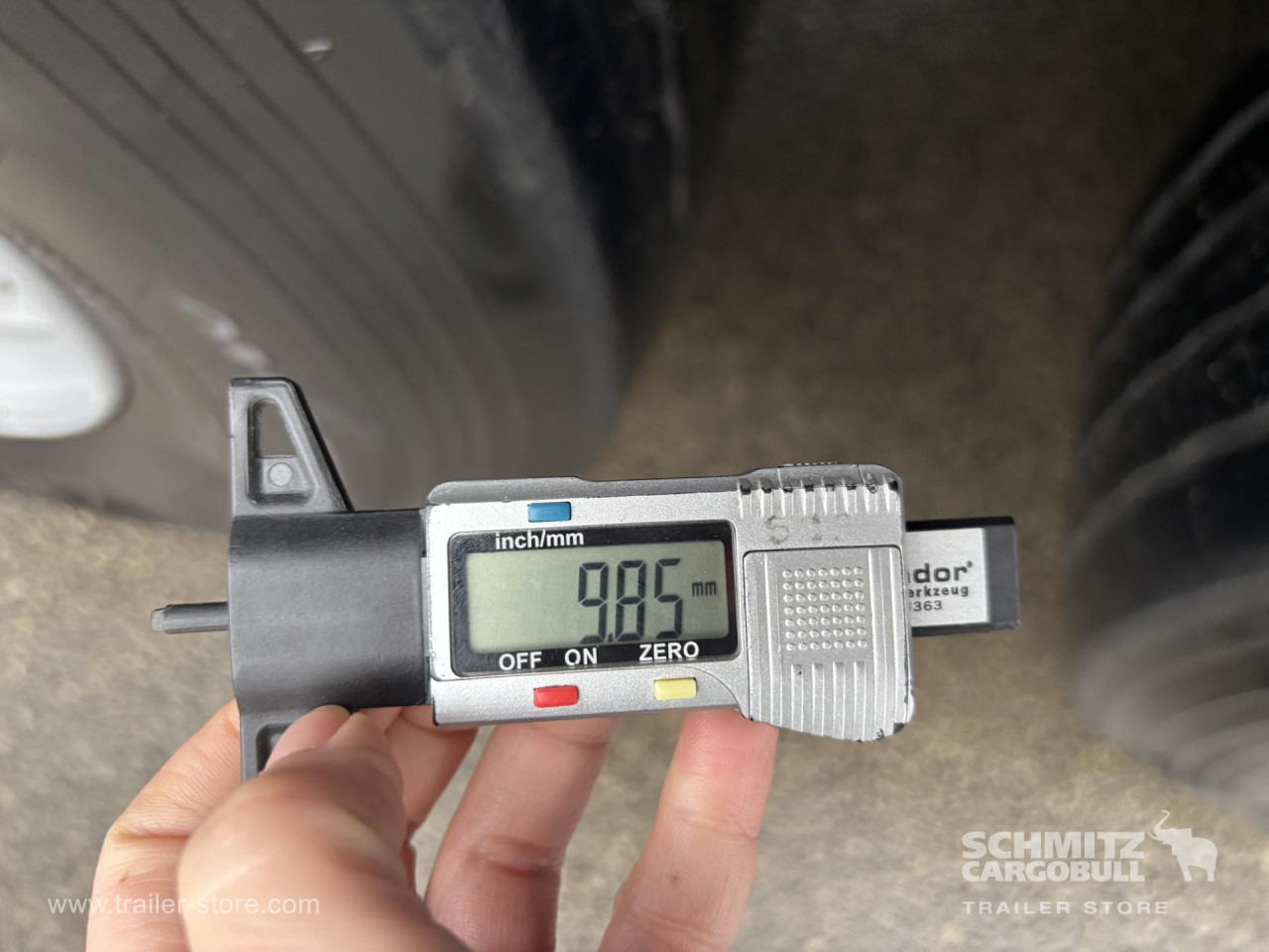 SCHMITZ Curtainsider Standard - סמיטריילר עם וילונות צד: תמונה 2 SCHMITZ Curtainsider Standard - סמיטריילר עם וילונות צד: תמונה 2