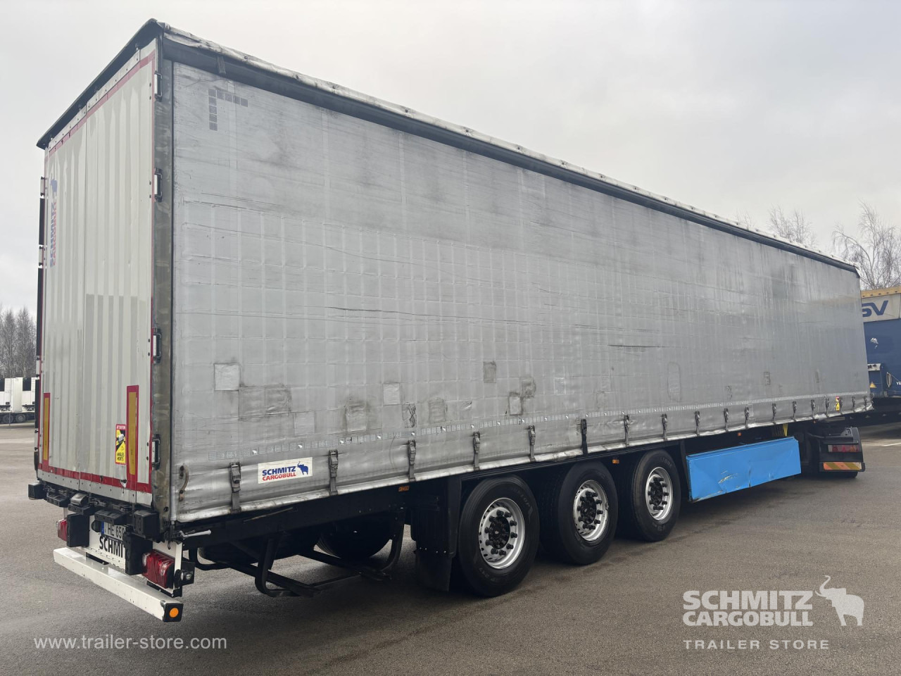 SCHMITZ Curtainsider Standard - סמיטריילר עם וילונות צד: תמונה 1 SCHMITZ Curtainsider Standard - סמיטריילר עם וילונות צד: תמונה 1