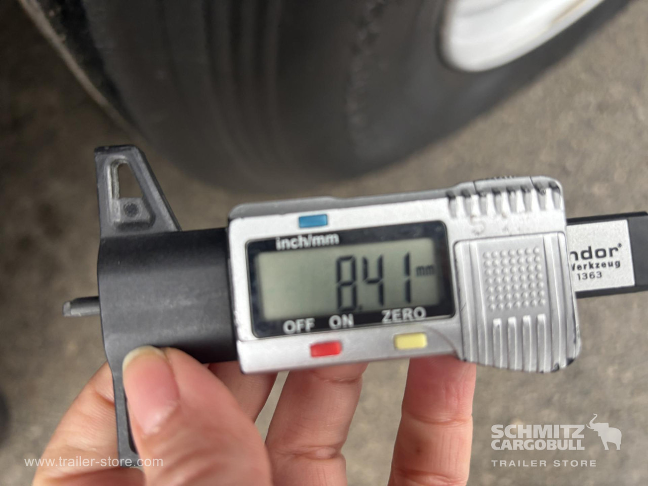 SCHMITZ Curtainsider Standard - סמיטריילר עם וילונות צד: תמונה 3 SCHMITZ Curtainsider Standard - סמיטריילר עם וילונות צד: תמונה 3