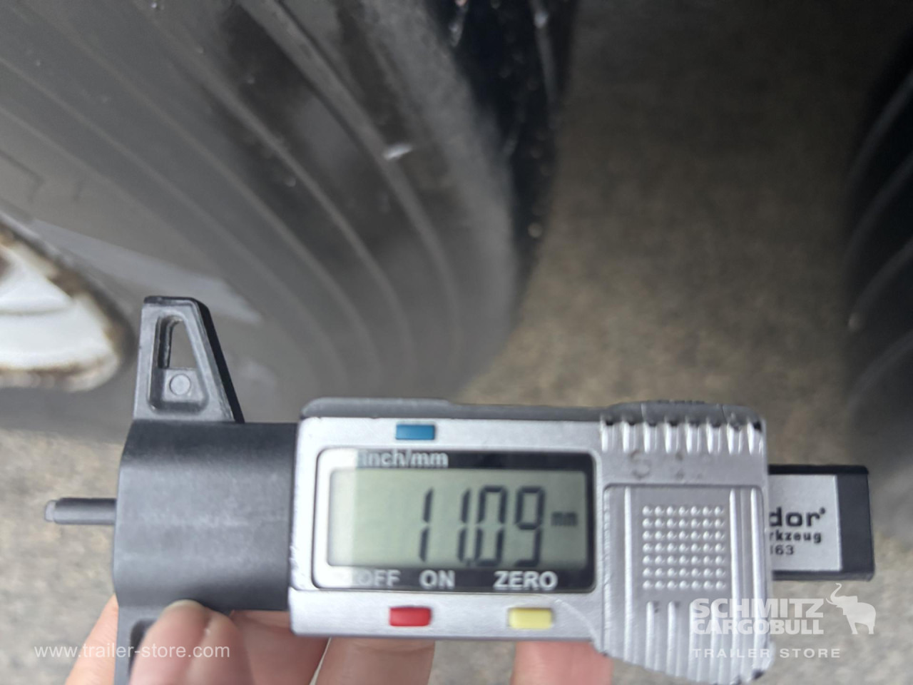 SCHMITZ Curtainsider Standard - סמיטריילר עם וילונות צד: תמונה 2 SCHMITZ Curtainsider Standard - סמיטריילר עם וילונות צד: תמונה 2