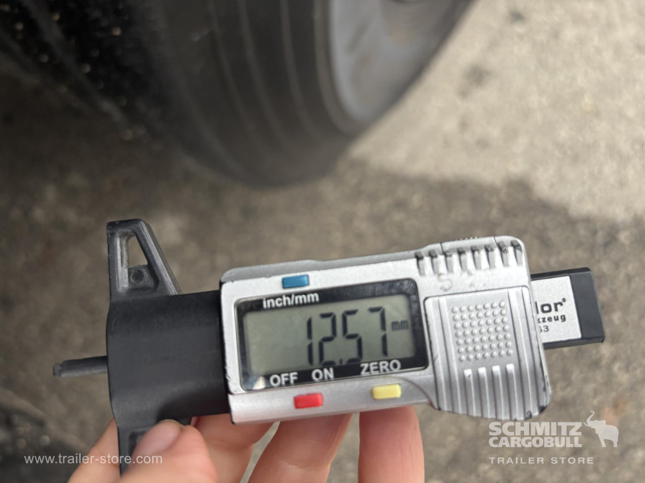 SCHMITZ Curtainsider Standard - סמיטריילר עם וילונות צד: תמונה 2 SCHMITZ Curtainsider Standard - סמיטריילר עם וילונות צד: תמונה 2