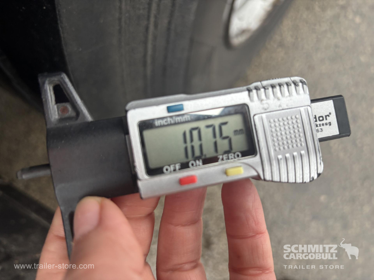 SCHMITZ Curtainsider Standard - סמיטריילר עם וילונות צד: תמונה 4 SCHMITZ Curtainsider Standard - סמיטריילר עם וילונות צד: תמונה 4