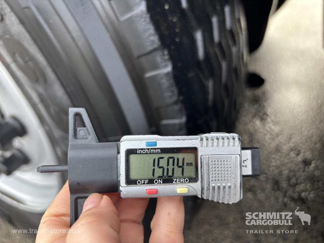 SCHMITZ Curtainsider Standard - סמיטריילר עם וילונות צד: תמונה 2 SCHMITZ Curtainsider Standard - סמיטריילר עם וילונות צד: תמונה 2