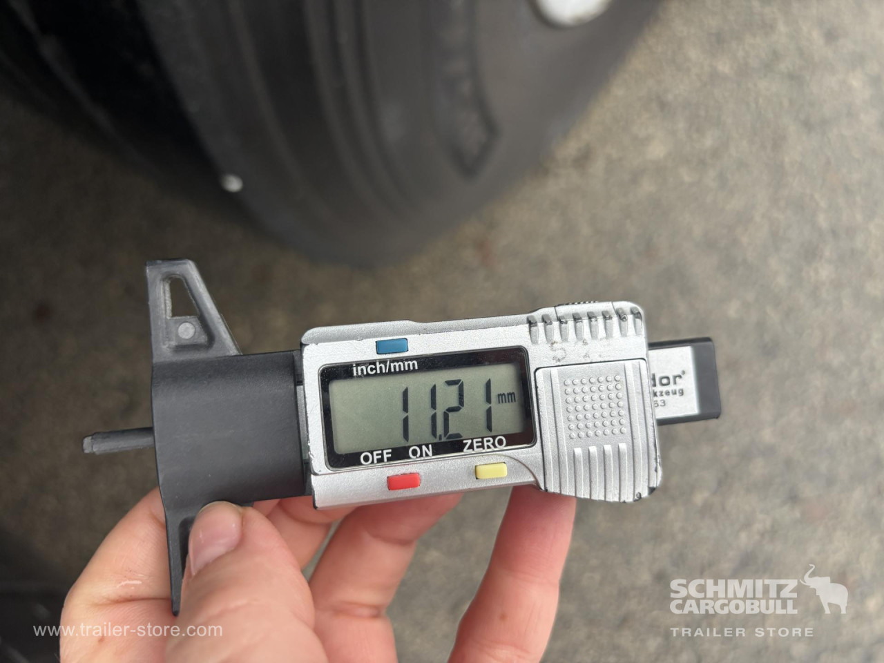 SCHMITZ Curtainsider Standard - סמיטריילר עם וילונות צד: תמונה 4 SCHMITZ Curtainsider Standard - סמיטריילר עם וילונות צד: תמונה 4