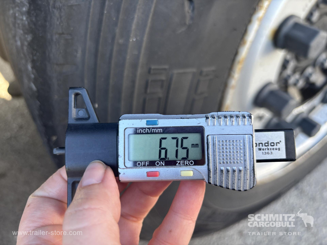 SCHMITZ Curtainsider Standard - סמיטריילר עם וילונות צד: תמונה 3 SCHMITZ Curtainsider Standard - סמיטריילר עם וילונות צד: תמונה 3