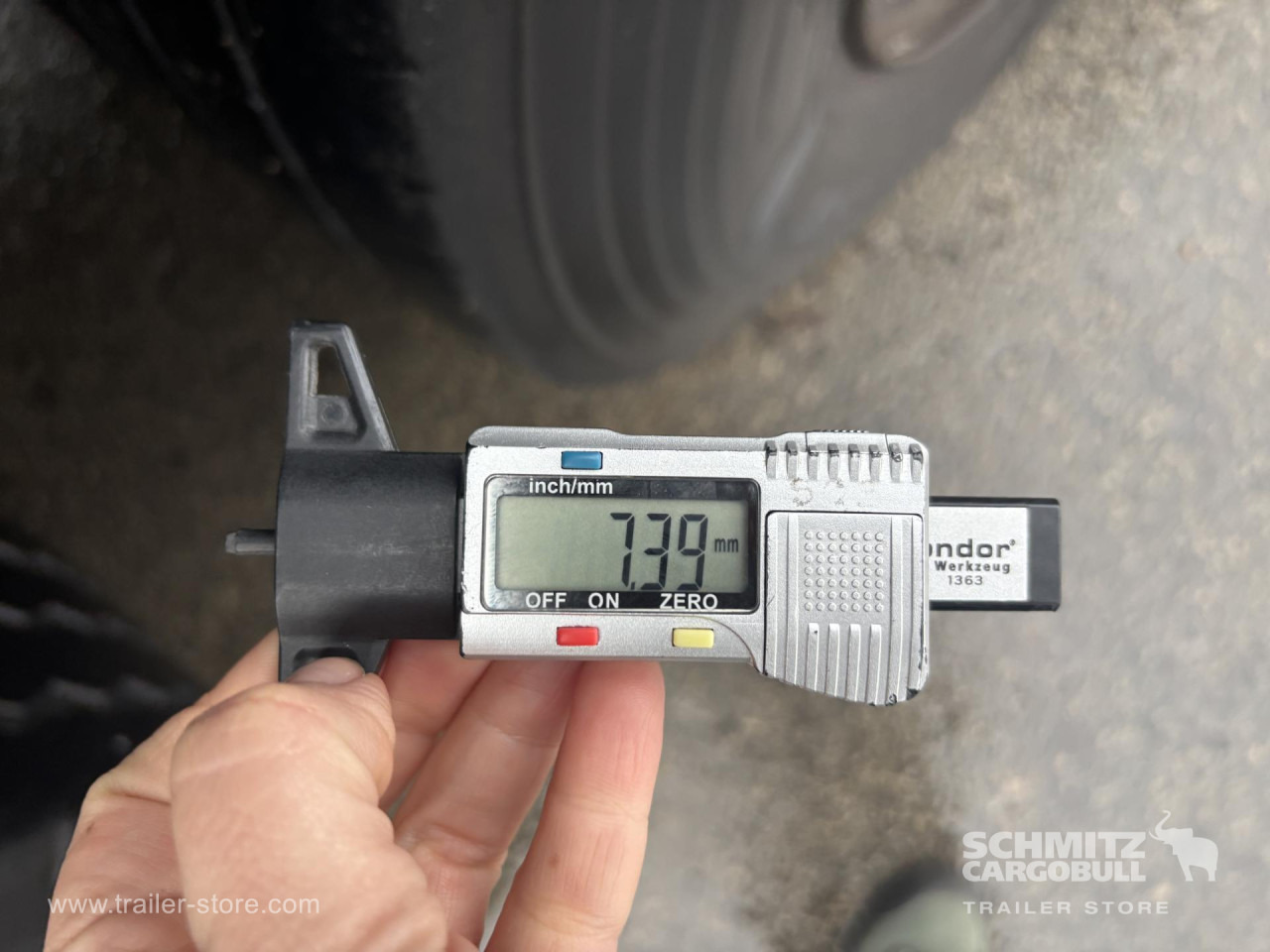 SCHMITZ Curtainsider Standard - סמיטריילר עם וילונות צד: תמונה 4 SCHMITZ Curtainsider Standard - סמיטריילר עם וילונות צד: תמונה 4