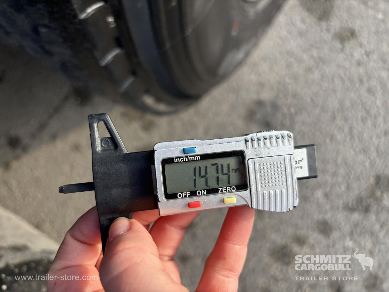 SCHMITZ Curtainsider Standard - סמיטריילר עם וילונות צד: תמונה 4 SCHMITZ Curtainsider Standard - סמיטריילר עם וילונות צד: תמונה 4