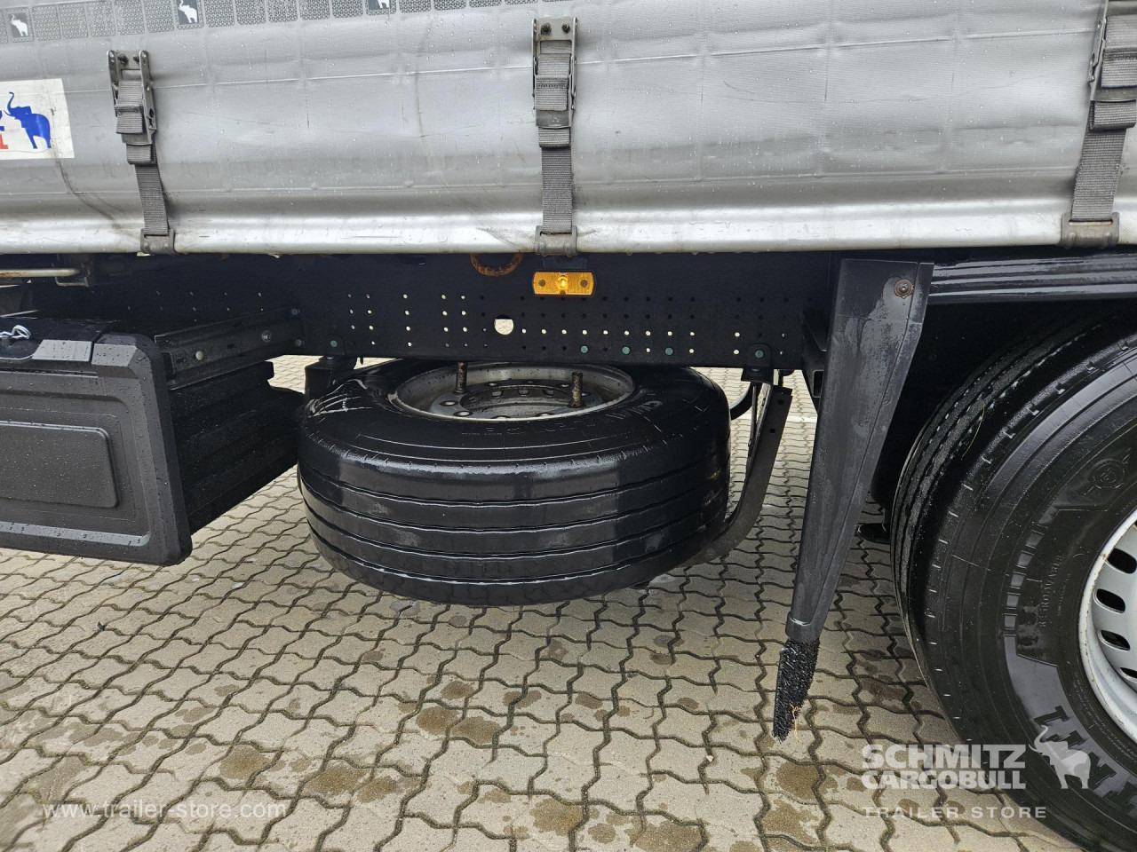 SCHMITZ Curtainsider Standard - סמיטריילר עם וילונות צד: תמונה 2 SCHMITZ Curtainsider Standard - סמיטריילר עם וילונות צד: תמונה 2