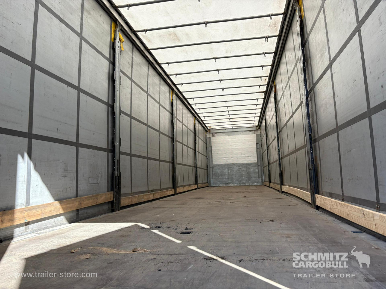 SCHMITZ Curtainsider Standard - סמיטריילר עם וילונות צד: תמונה 5 SCHMITZ Curtainsider Standard - סמיטריילר עם וילונות צד: תמונה 5