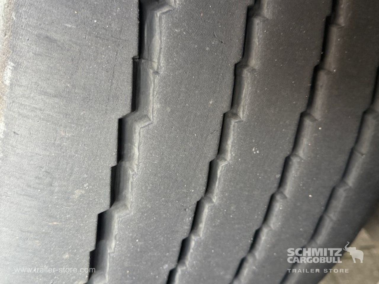 SCHMITZ Oplegger Kasten Standard - סמיטריילר בתיבה סגורה: תמונה 5 SCHMITZ Oplegger Kasten Standard - סמיטריילר בתיבה סגורה: תמונה 5
