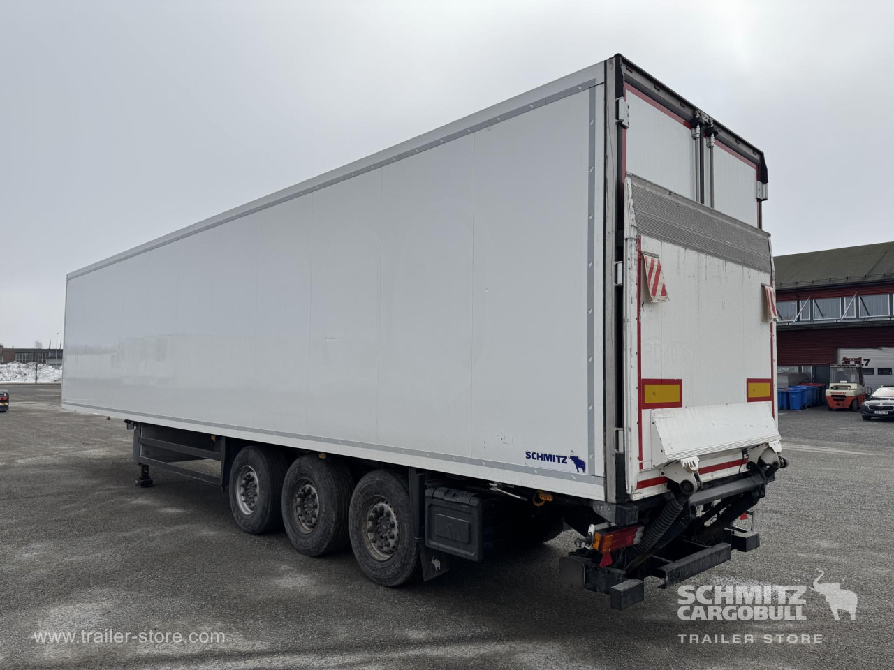 SCHMITZ Reefer Standard Taillift - סמיטריילר איזותרמי: תמונה 1 SCHMITZ Reefer Standard Taillift - סמיטריילר איזותרמי: תמונה 1