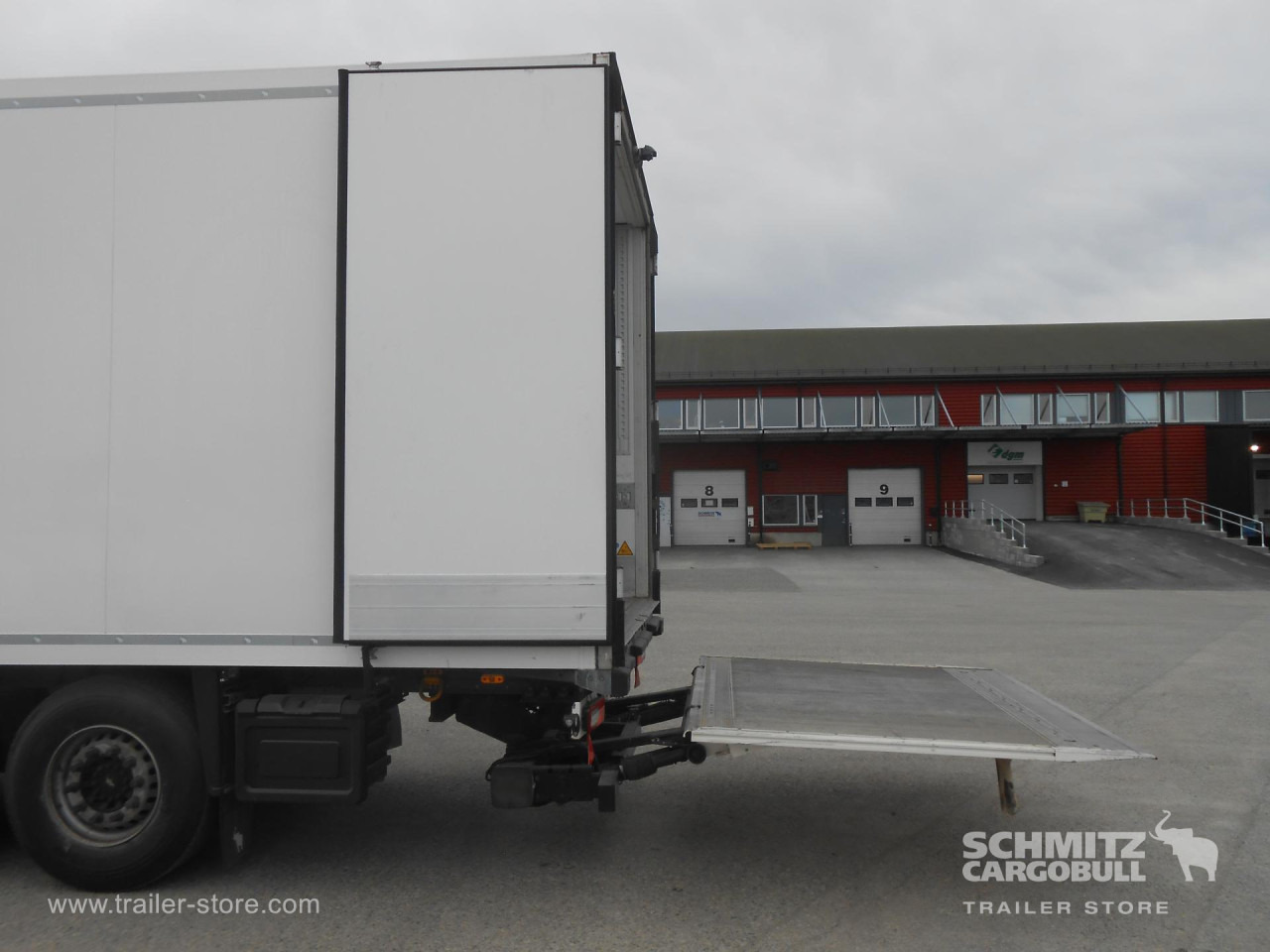 SCHMITZ Reefer Standard Taillift - סמיטריילר איזותרמי: תמונה 5 SCHMITZ Reefer Standard Taillift - סמיטריילר איזותרמי: תמונה 5