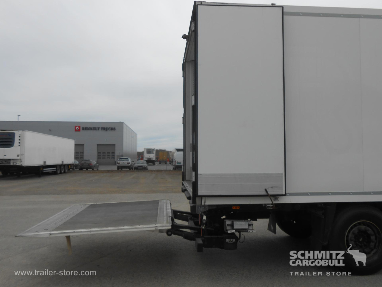 SCHMITZ Reefer Standard Taillift - סמיטריילר איזותרמי: תמונה 4 SCHMITZ Reefer Standard Taillift - סמיטריילר איזותרמי: תמונה 4