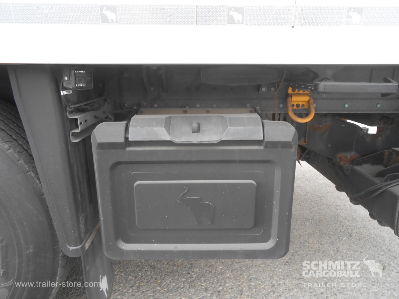 SCHMITZ Reefer Standard Taillift - סמיטריילר איזותרמי: תמונה 2 SCHMITZ Reefer Standard Taillift - סמיטריילר איזותרמי: תמונה 2