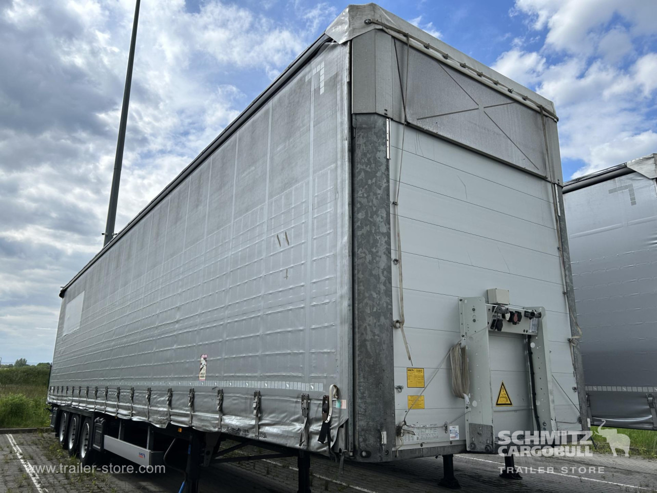 SCHMITZ Curtainsider Mega - סמיטריילר עם וילונות צד: תמונה 1 SCHMITZ Curtainsider Mega - סמיטריילר עם וילונות צד: תמונה 1
