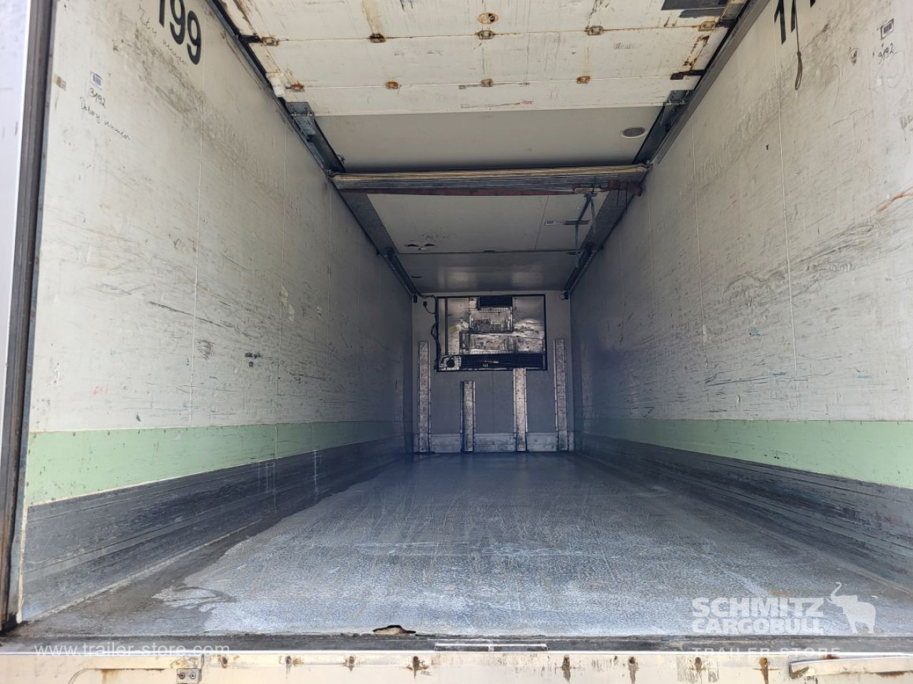 SCHMITZ Insulated/refrigerated box Taillift - סמיטריילר עם קירור: תמונה 3 SCHMITZ Insulated/refrigerated box Taillift - סמיטריילר עם קירור: תמונה 3