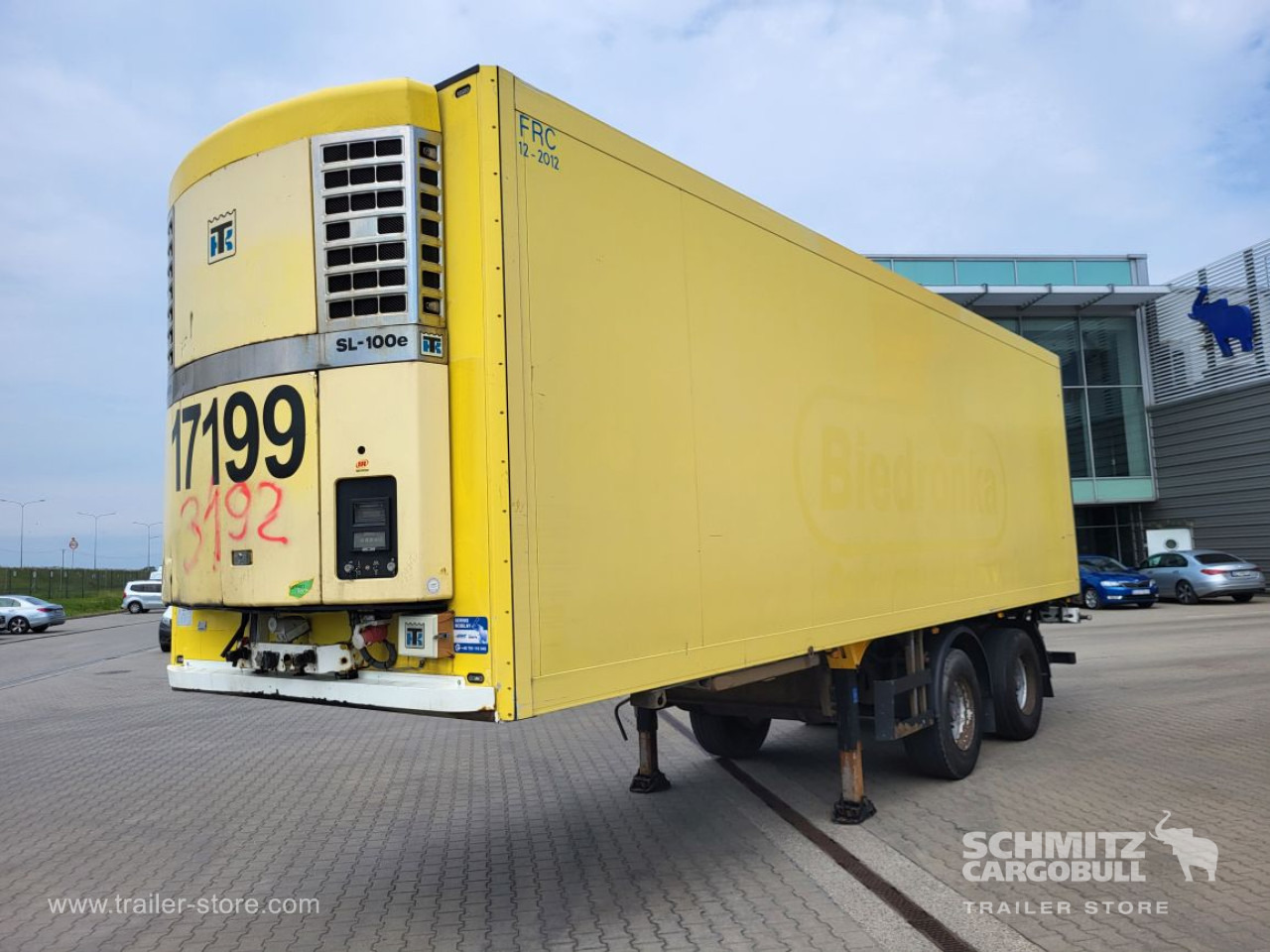 SCHMITZ Insulated/refrigerated box Taillift - סמיטריילר עם קירור: תמונה 1 SCHMITZ Insulated/refrigerated box Taillift - סמיטריילר עם קירור: תמונה 1
