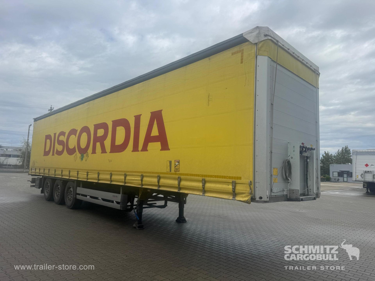 SCHMITZ Curtainsider Standard - סמיטריילר עם וילונות צד: תמונה 1 SCHMITZ Curtainsider Standard - סמיטריילר עם וילונות צד: תמונה 1