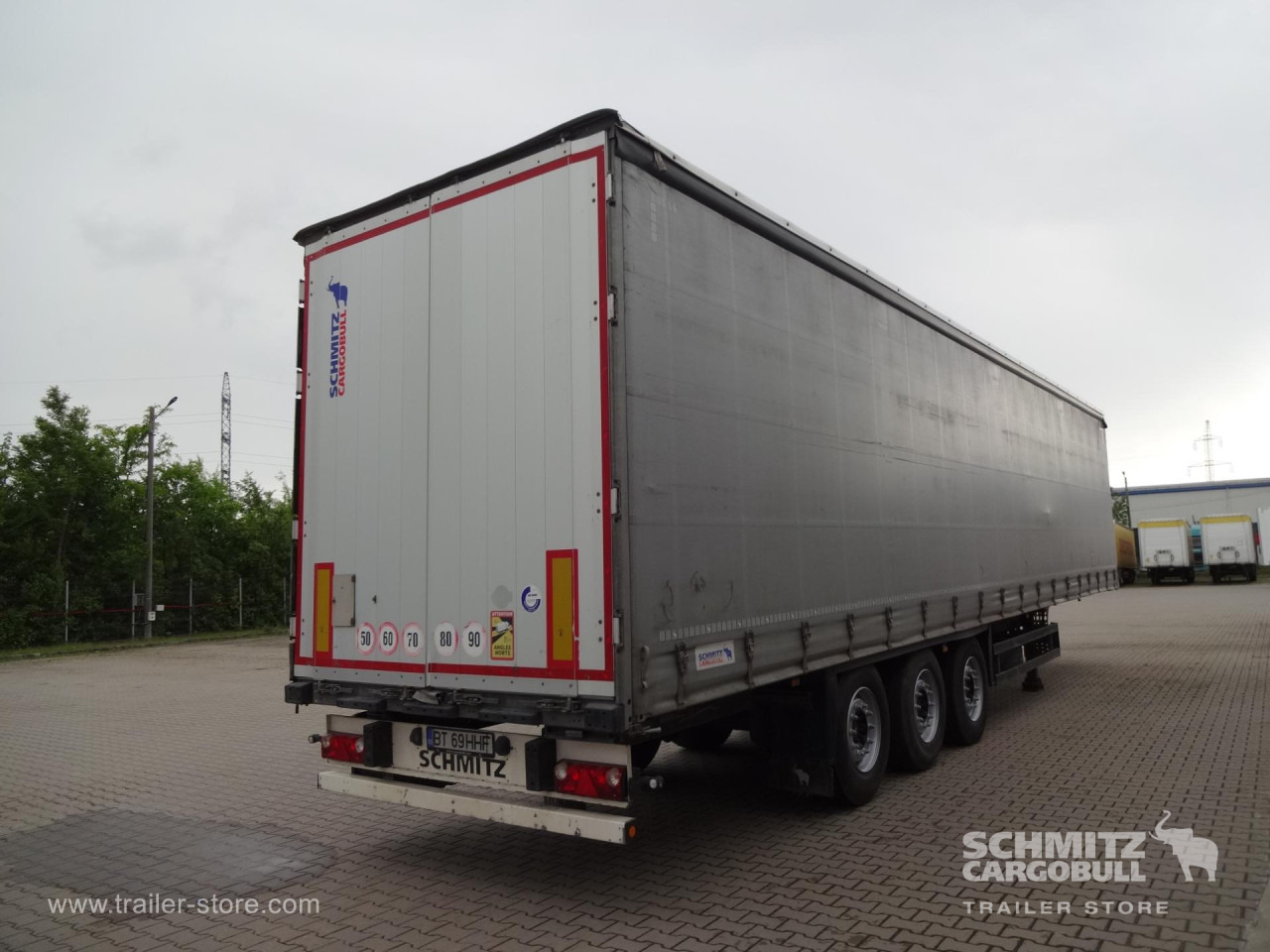 SCHMITZ Curtainsider Standard - סמיטריילר עם וילונות צד: תמונה 1 SCHMITZ Curtainsider Standard - סמיטריילר עם וילונות צד: תמונה 1