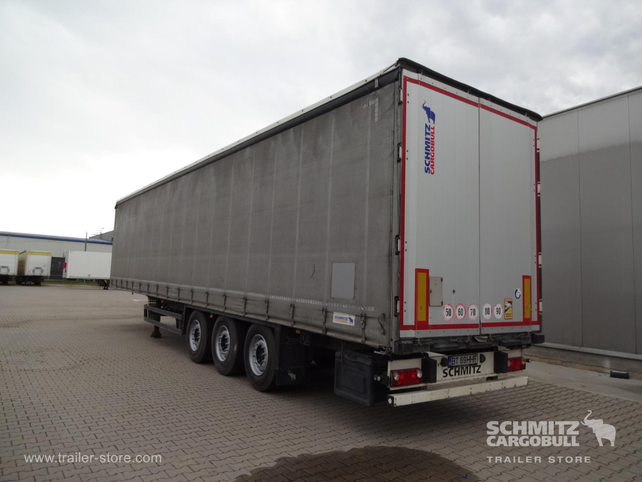 SCHMITZ Curtainsider Standard - סמיטריילר עם וילונות צד: תמונה 4 SCHMITZ Curtainsider Standard - סמיטריילר עם וילונות צד: תמונה 4