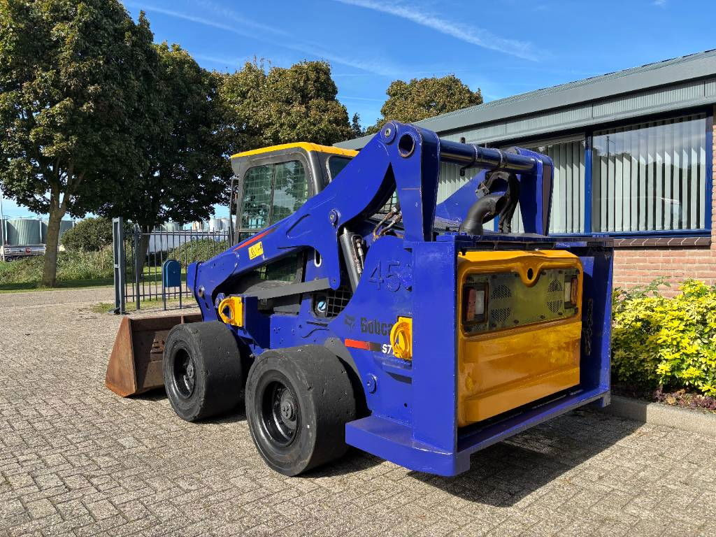 Bobcat S 770 - מעמיס היגוי החלקה: תמונה 3 Bobcat S 770 - מעמיס היגוי החלקה: תמונה 3