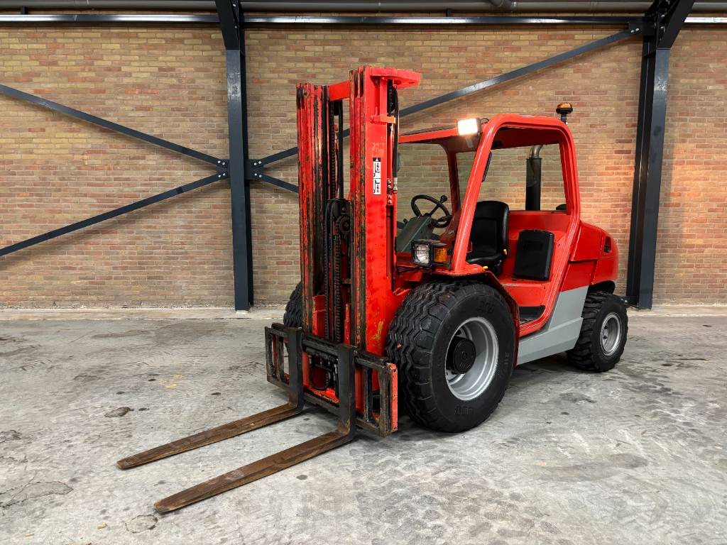 Manitou MH 25.4 T - מלגזת שטח קשה: תמונה 2 Manitou MH 25.4 T - מלגזת שטח קשה: תמונה 2