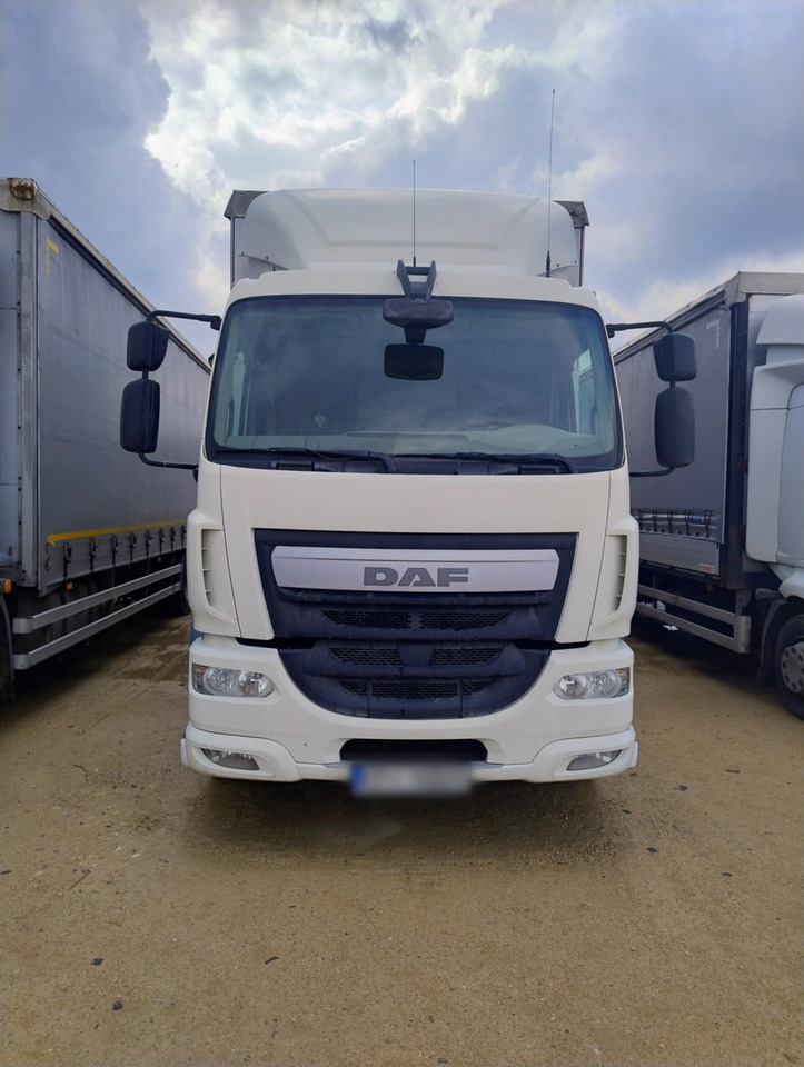 DAF LF 250 / Curtainsider 18 EPAL / sleeping cab - משאית וילונות צד: תמונה 2 DAF LF 250 / Curtainsider 18 EPAL / sleeping cab - משאית וילונות צד: תמונה 2