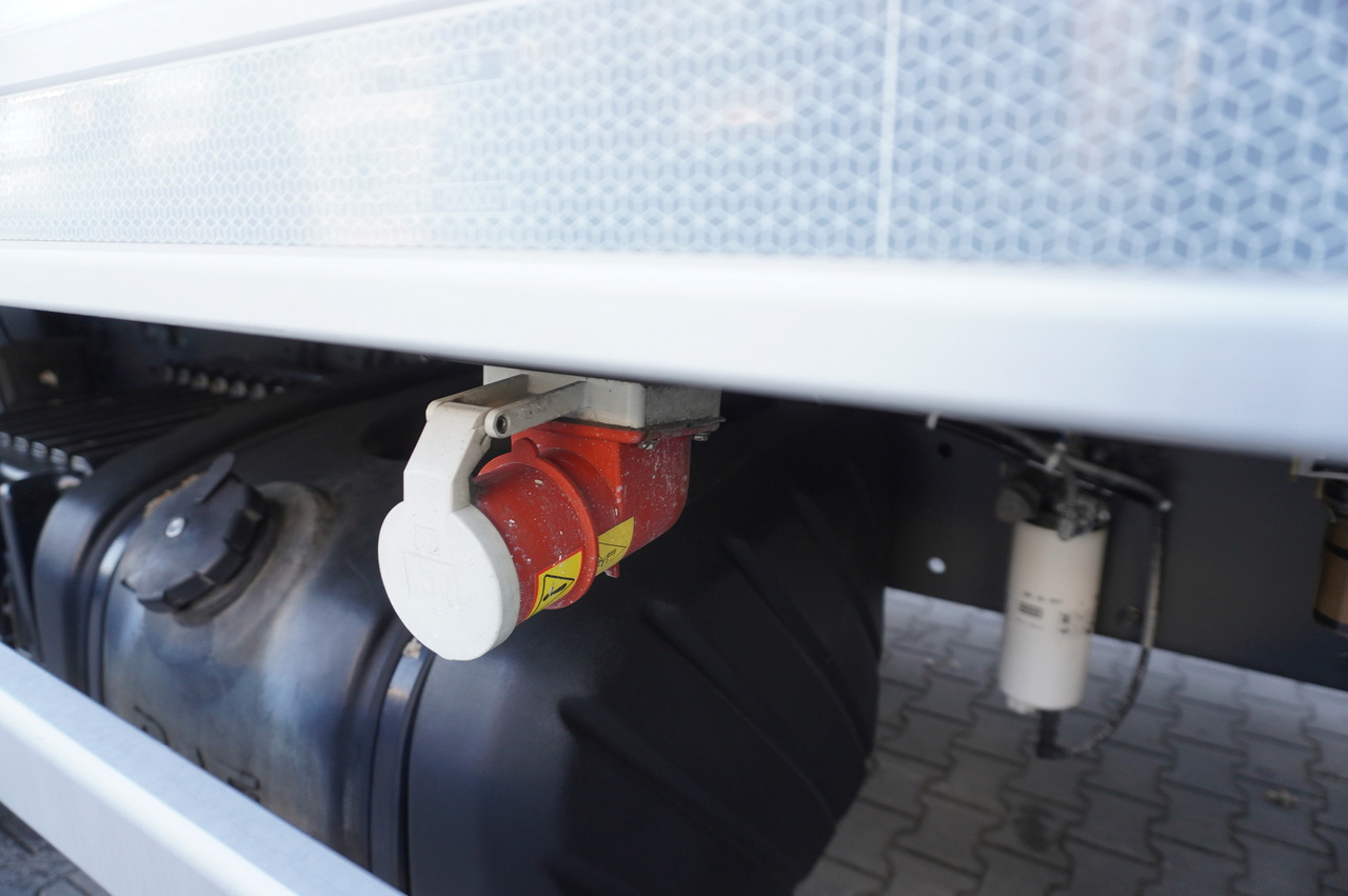 משאית קירור DAF LF 290 E6 4×2 / Lamberet refrigerated box 22 pallets / Multitemperature / Carrier Supra 1150 MT: תמונה 9 משאית קירור DAF LF 290 E6 4×2 / Lamberet refrigerated box 22 pallets / Multitemperature / Carrier Supra 1150 MT: תמונה 9