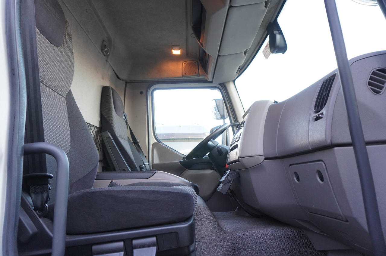 משאית קירור DAF LF 290 E6 4×2 / Lamberet refrigerated box 22 pallets / Multitemperature / Carrier Supra 1150 MT: תמונה 19 משאית קירור DAF LF 290 E6 4×2 / Lamberet refrigerated box 22 pallets / Multitemperature / Carrier Supra 1150 MT: תמונה 19