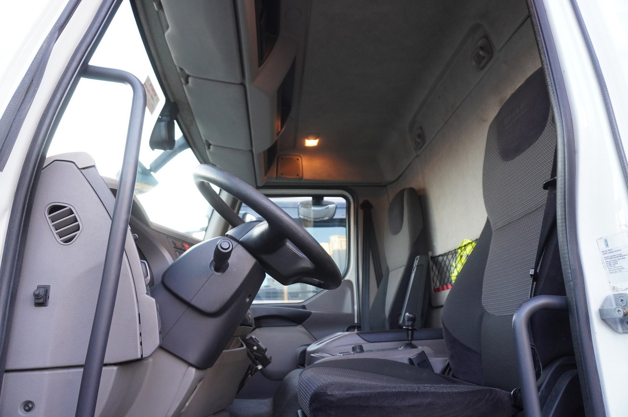 משאית קירור DAF LF 290 E6 4×2 / Lamberet refrigerated box 22 pallets / Multitemperature / Carrier Supra 1150 MT: תמונה 12 משאית קירור DAF LF 290 E6 4×2 / Lamberet refrigerated box 22 pallets / Multitemperature / Carrier Supra 1150 MT: תמונה 12