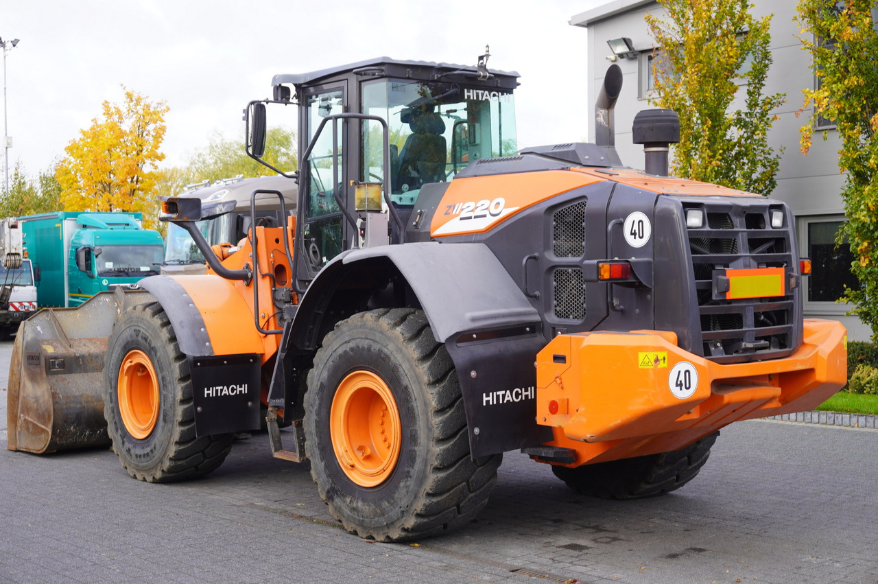 HITACHI ZW220 articulated loader / 2 buckets - מעמיס גלגלים: תמונה 4 HITACHI ZW220 articulated loader / 2 buckets - מעמיס גלגלים: תמונה 4