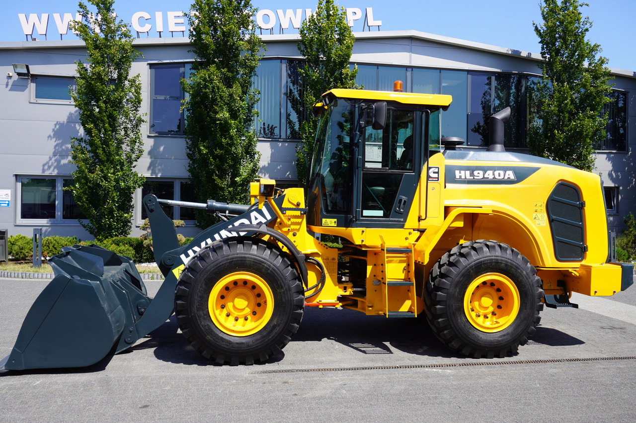 HYUNDAI HL940A articulated loader / year 2021 / weight 13.5t year of production 2021 - מעמיס גלגלים: תמונה 3 HYUNDAI HL940A articulated loader / year 2021 / weight 13.5t year of production 2021 - מעמיס גלגלים: תמונה 3