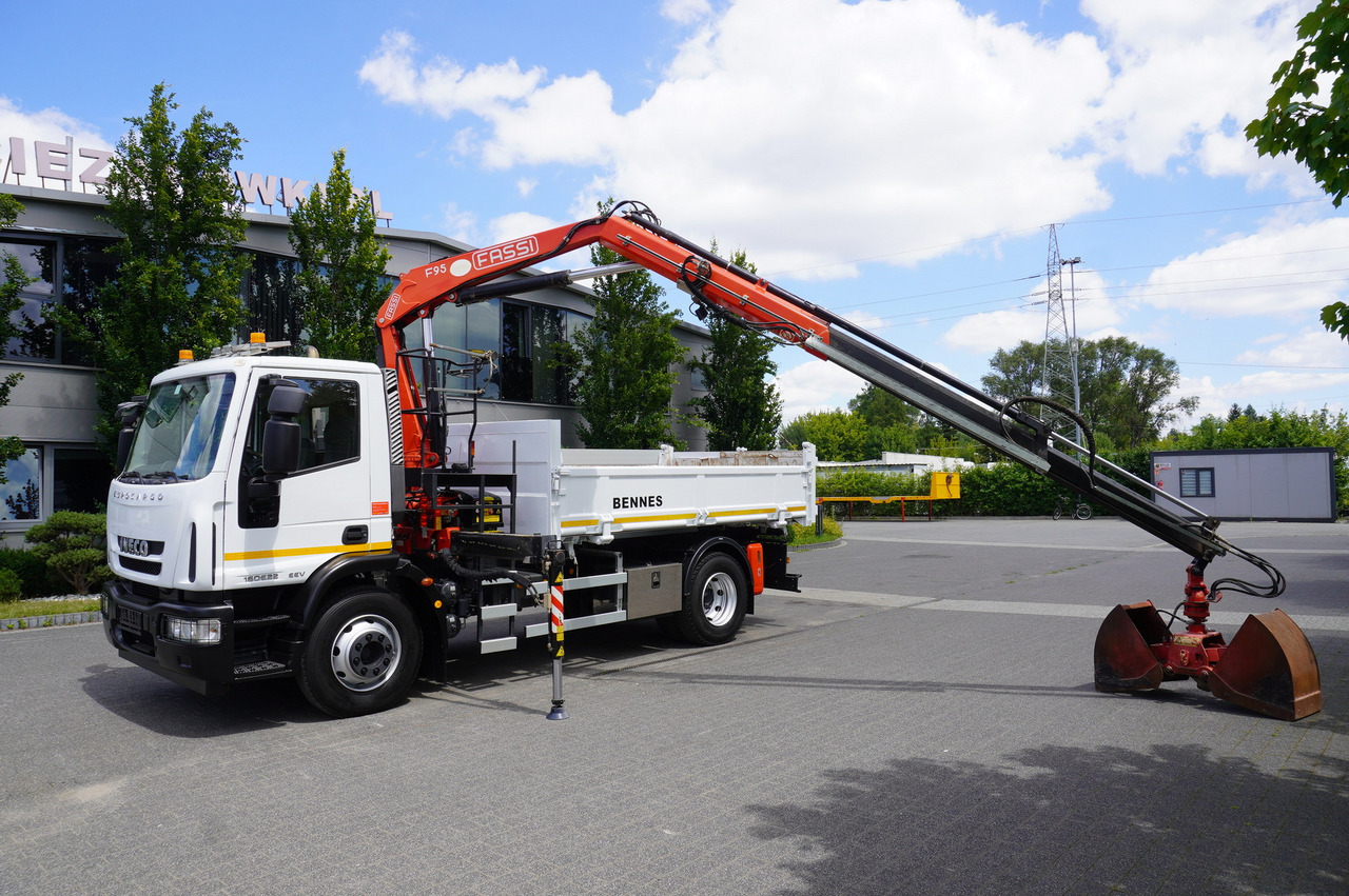 משאית צד נופל/ שטוחה, משאית מנוף IVECO Eurocargo 160E22 EEV Dump truck / Bortmatic / Crane FASSI F95A.0.22: תמונה 19