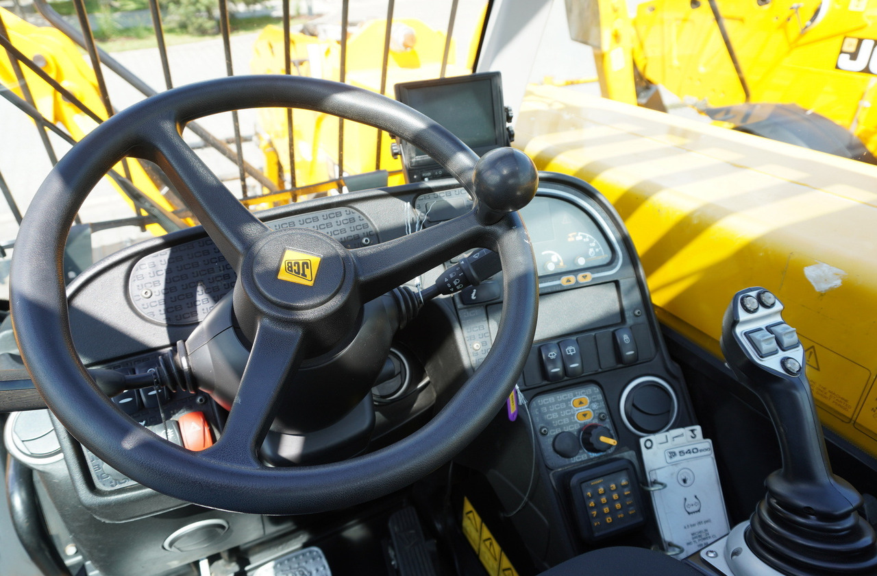 JCB 540-200 Telescopic Loader / 20 m reach / joystick / 2 units - מעמיס גלגלים טלסקופי: תמונה 4 JCB 540-200 Telescopic Loader / 20 m reach / joystick / 2 units - מעמיס גלגלים טלסקופי: תמונה 4
