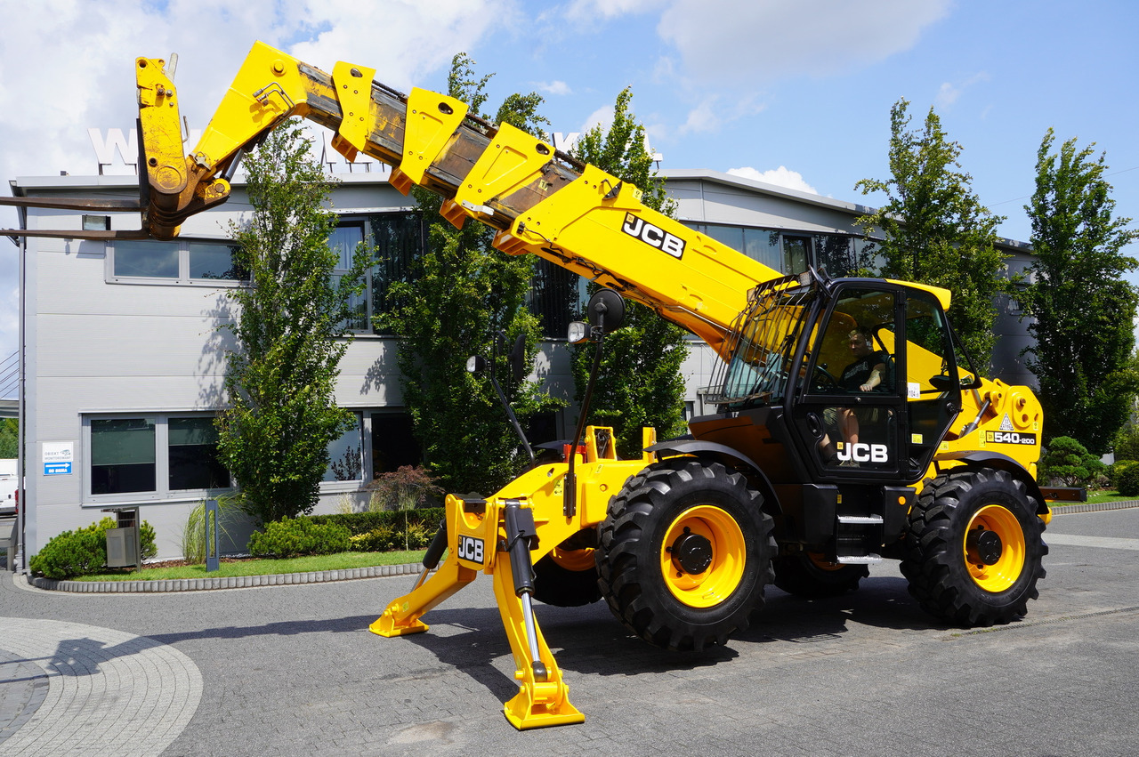 JCB 540-200 Telescopic Loader / 20 m reach / joystick / 2 units - מעמיס גלגלים טלסקופי: תמונה 3 JCB 540-200 Telescopic Loader / 20 m reach / joystick / 2 units - מעמיס גלגלים טלסקופי: תמונה 3