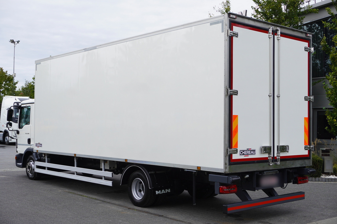 MAN TGL 12.190 / CHEREAU Refrigerator 18 PAL multitemperature / Thermoking T-1200R / 100,000 km - משאית קירור: תמונה 4 MAN TGL 12.190 / CHEREAU Refrigerator 18 PAL multitemperature / Thermoking T-1200R / 100,000 km - משאית קירור: תמונה 4