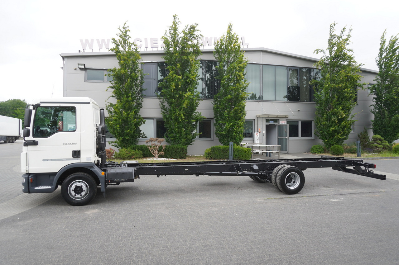 MAN TGL 12.190 / Chassis 8 m / 100 tho. km - משאית עם שלדת תא: תמונה 3 MAN TGL 12.190 / Chassis 8 m / 100 tho. km - משאית עם שלדת תא: תמונה 3