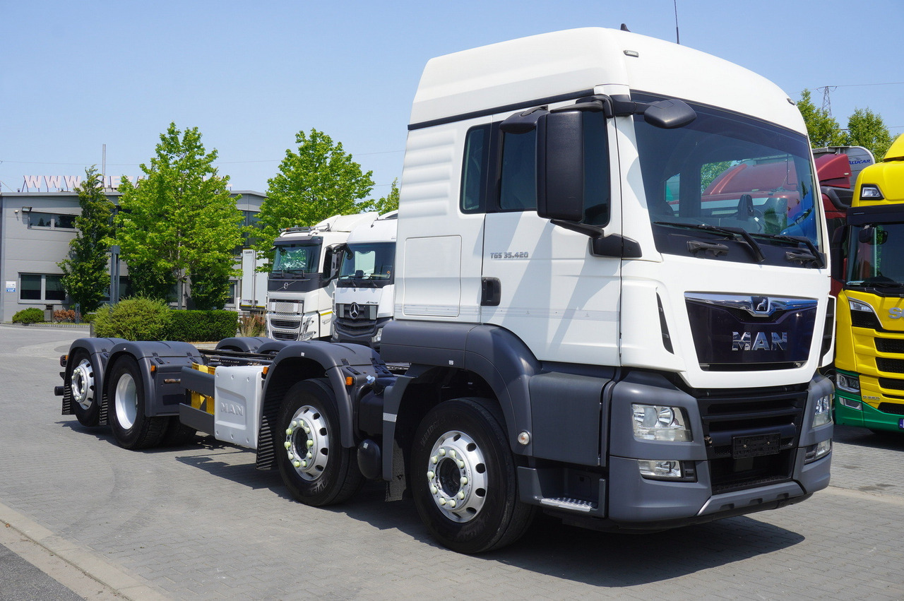 MAN TGS 35.420 8×2 / Chassis 6.4 m / 3 steered axles - משאית עם שלדת תא: תמונה 4 MAN TGS 35.420 8×2 / Chassis 6.4 m / 3 steered axles - משאית עם שלדת תא: תמונה 4