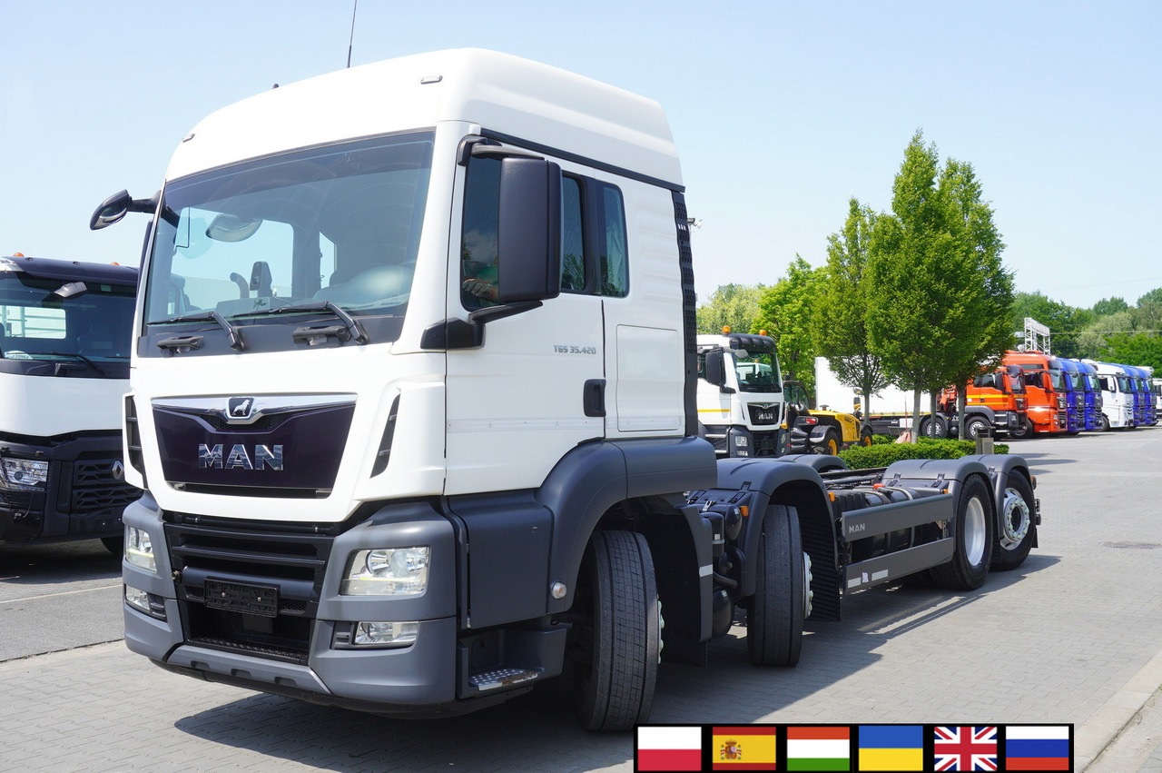 MAN TGS 35.420 8x2 / Chassis 6.4 m / 3 steered axles - משאית מנוף: תמונה 1 MAN TGS 35.420 8x2 / Chassis 6.4 m / 3 steered axles - משאית מנוף: תמונה 1