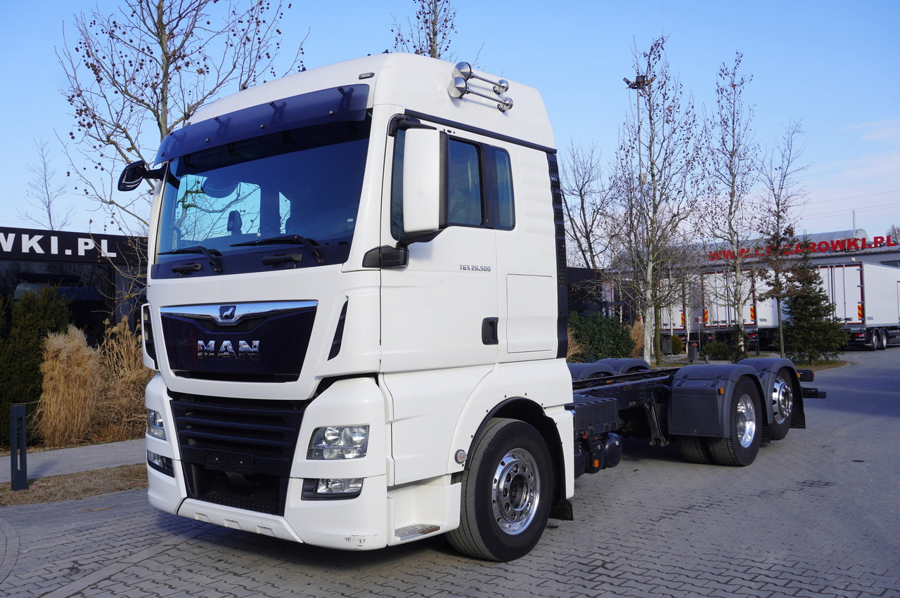 MAN TGX 26,500 / 500 HP / steering 3rd axle / 20 t cap. / Chassis 6.5 m - משאית עם שלדת תא: תמונה 3 MAN TGX 26,500 / 500 HP / steering 3rd axle / 20 t cap. / Chassis 6.5 m - משאית עם שלדת תא: תמונה 3
