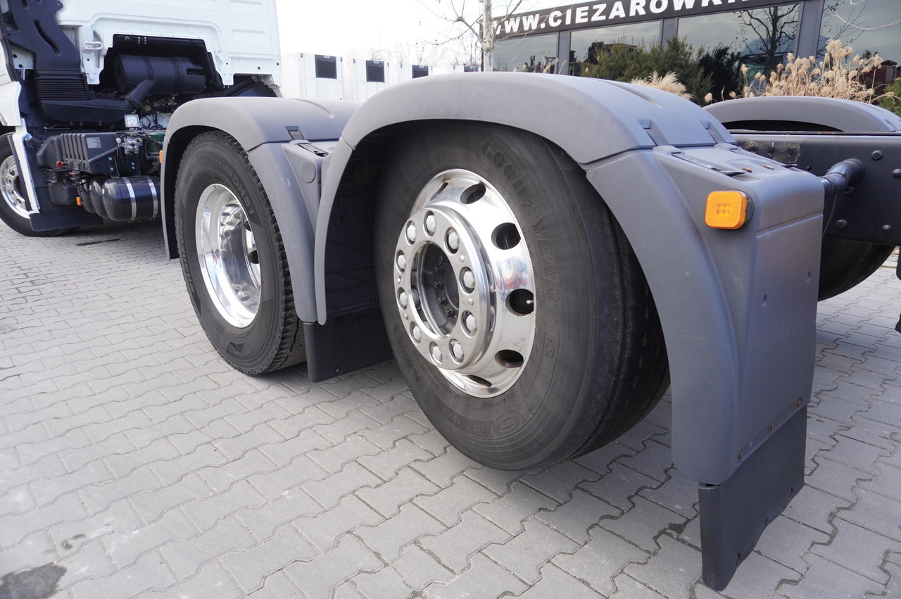 MAN TGX 26,500 / 500 HP / steering 3rd axle / 20 t cap. / Chassis 6.5 m - משאית עם שלדת תא: תמונה 2 MAN TGX 26,500 / 500 HP / steering 3rd axle / 20 t cap. / Chassis 6.5 m - משאית עם שלדת תא: תמונה 2