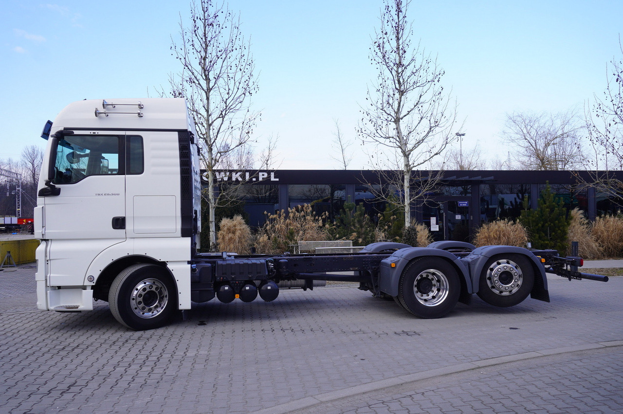 MAN TGX 26,500 / 500 HP / steering 3rd axle / 20 t cap. / Chassis 6.5 m - משאית עם שלדת תא: תמונה 4 MAN TGX 26,500 / 500 HP / steering 3rd axle / 20 t cap. / Chassis 6.5 m - משאית עם שלדת תא: תמונה 4